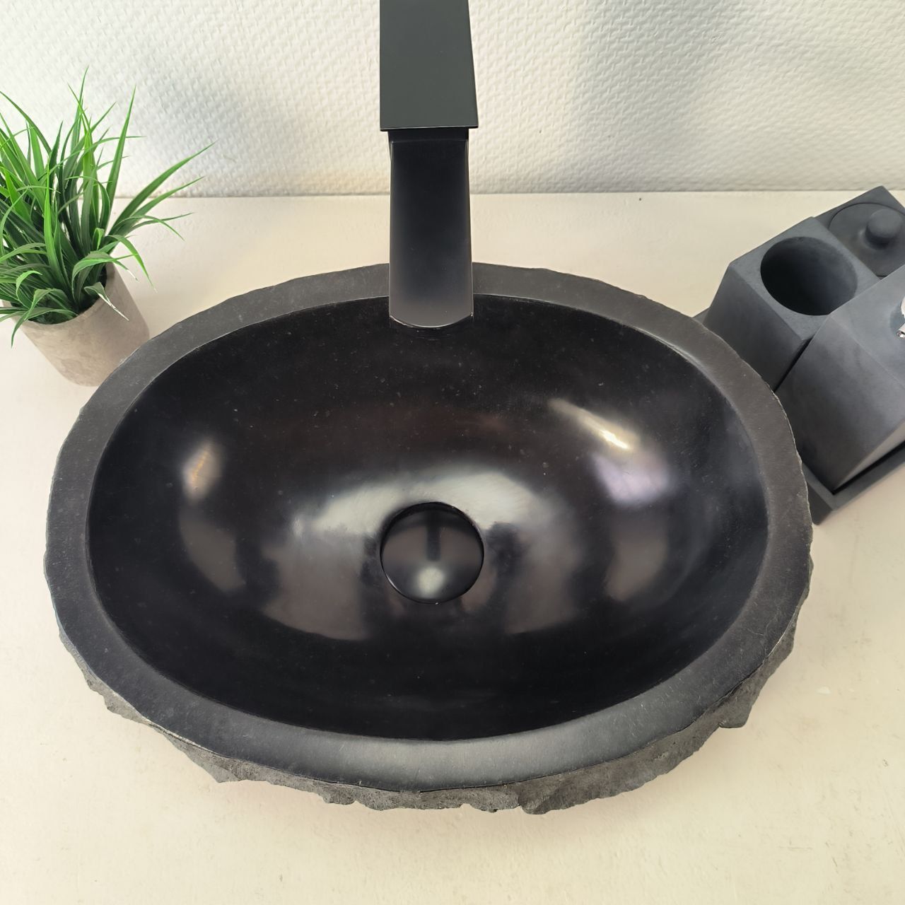 Раковина из андезита Erozy Black EA-66106 42*31*15  из натурального камня