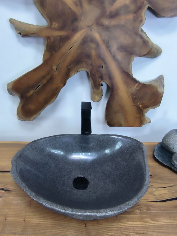 e0395e81-3994-4a14-842a-9eb3d34d7538