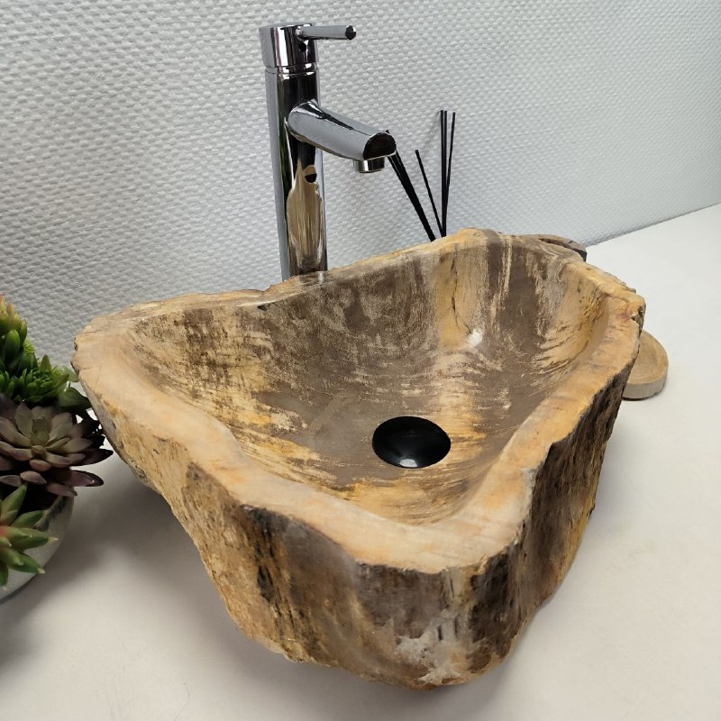 qspkdxn5tq9x2lta5v9czx47ujl2f18x