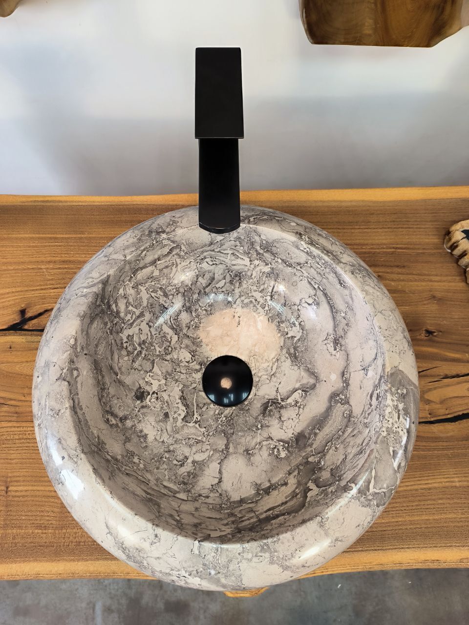 Раковина из мрамора Donut Doreng Grey DM-65867 45х45х13 из натурального камня