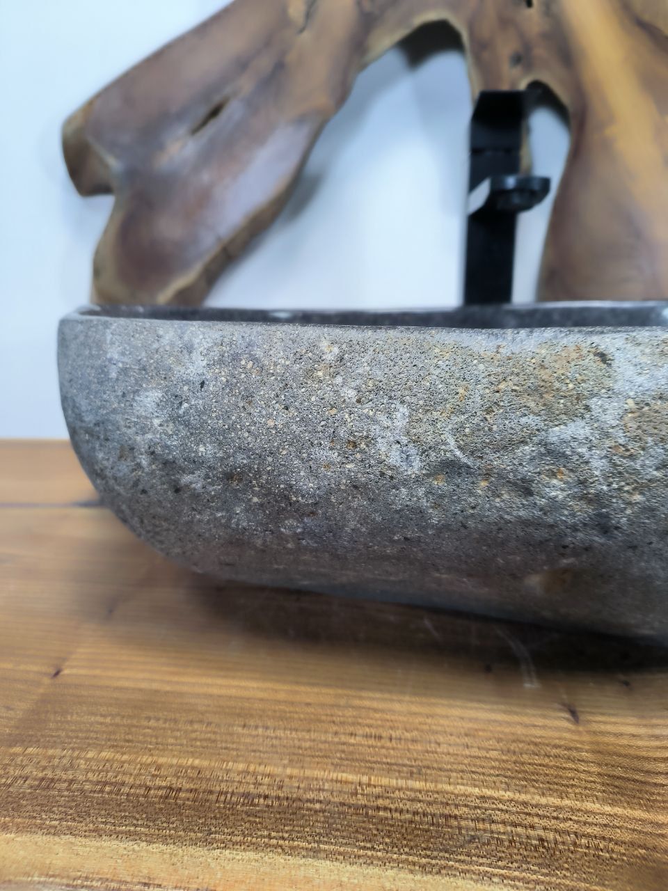 Раковина из речного камня RS-66401 54х35х15 из натурального камня