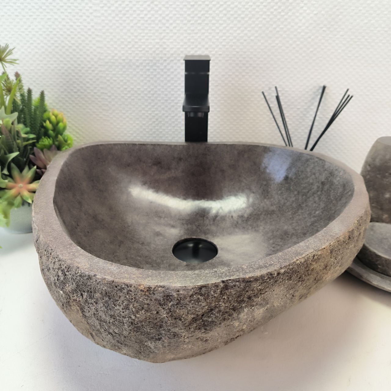 Раковина из речного камня RS-63496 (44*43*15) из натурального камня