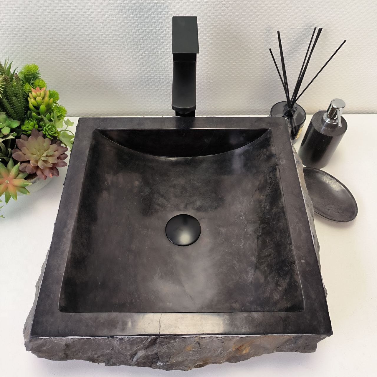 h6ntmzaolotdyxxnjc9yl92xshi2e8ig