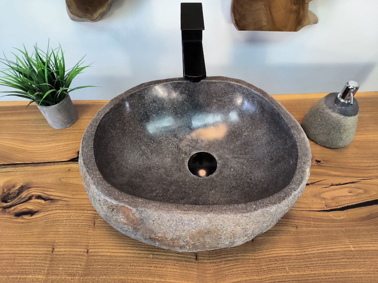 Раковина из речного камня RS-65770 44х36х15 из натурального камня