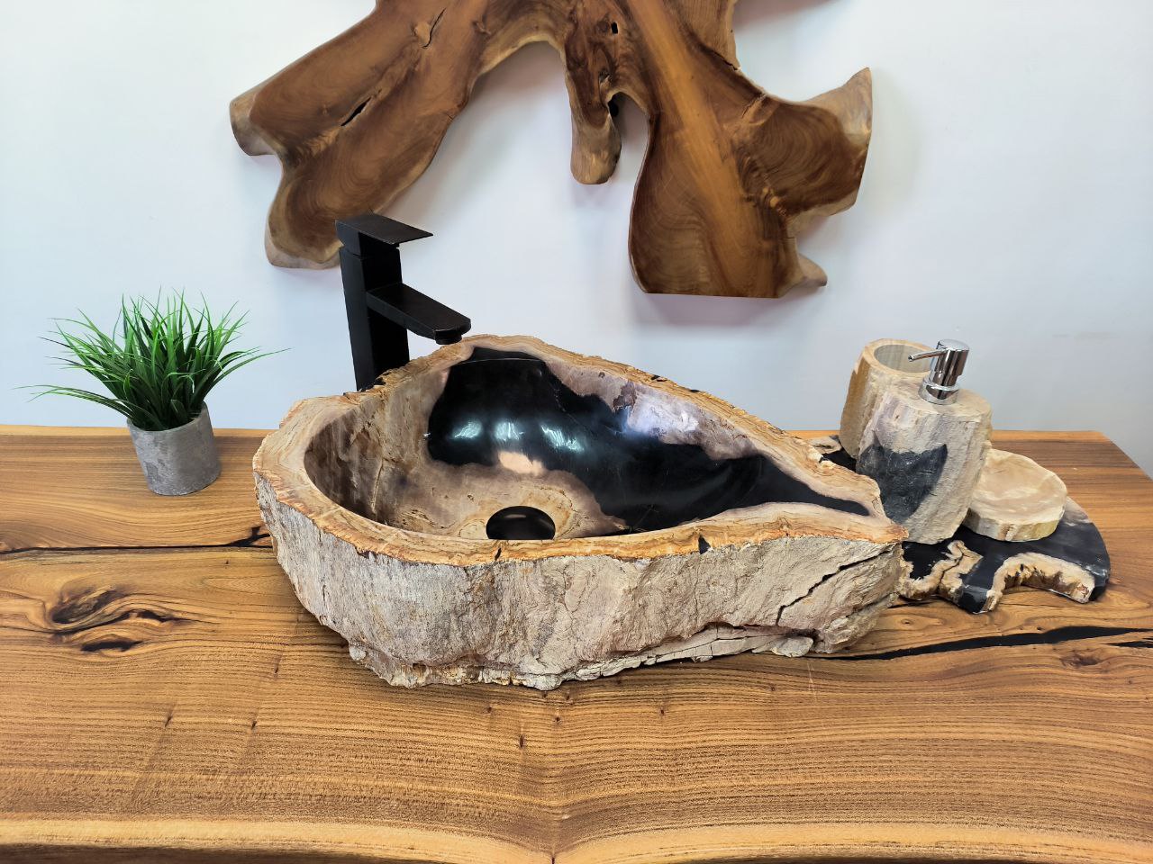 photo_2025-05-14_16-17-05