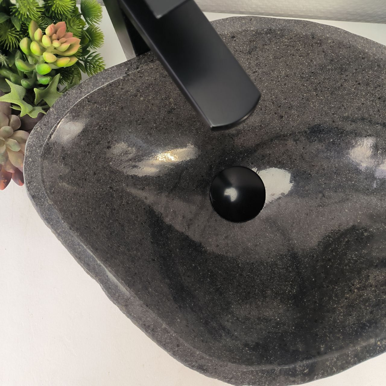 Раковина из речного камня RS-65177 46*32*15 из натурального камня