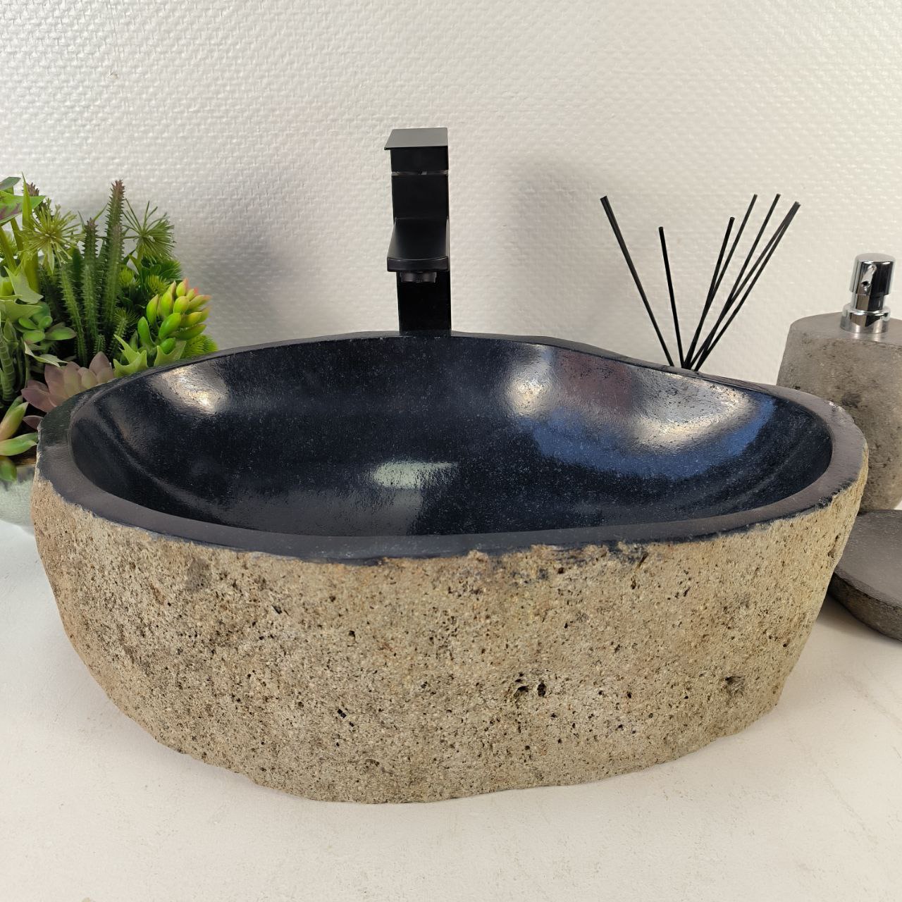 7kbnyv2rzhplmml4uj2wnhlcg26681lm