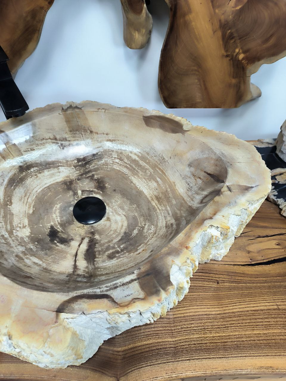 2c6096d7-9f34-4df1-9eff-1d871930cc4e