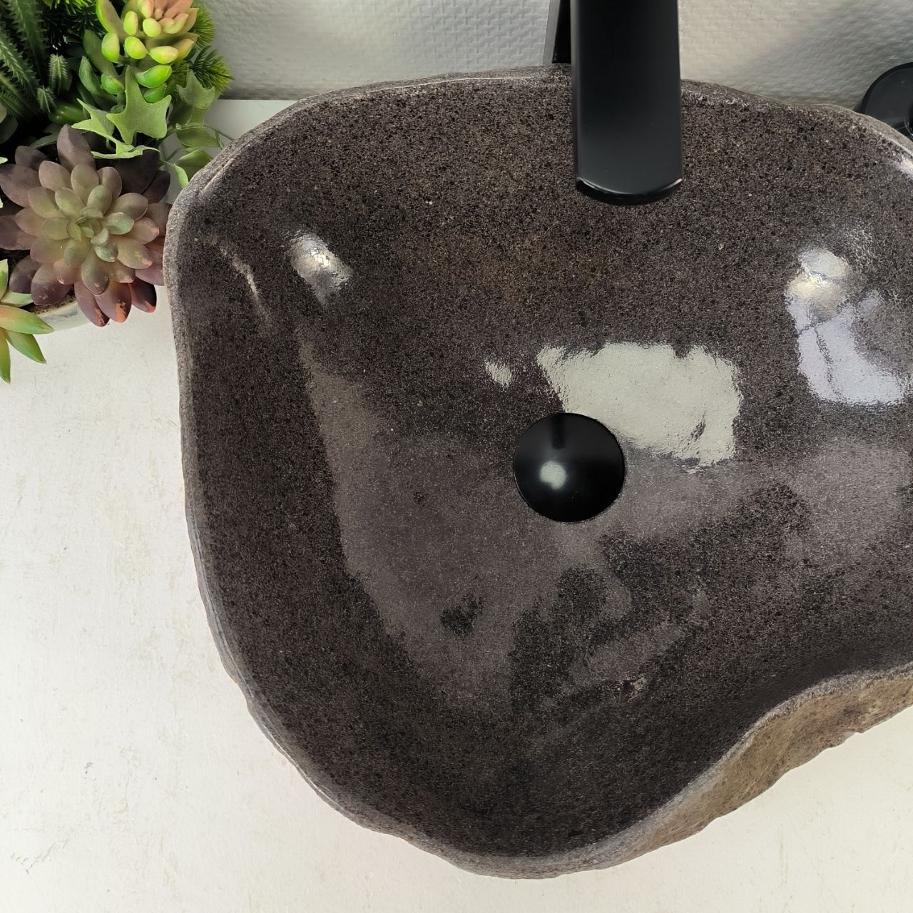 Раковина из речного камня RS-65052 43*38*15 из натурального камня