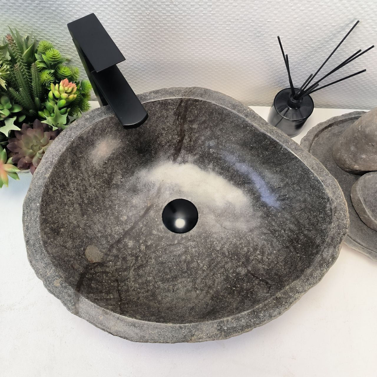 Раковина из речного камня RS-64142 (50*42*15) из натурального камня