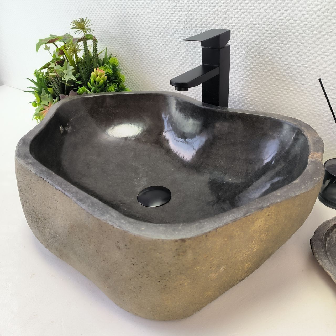 Раковина из речного камня RS-63598 (58*42*16) из натурального камня