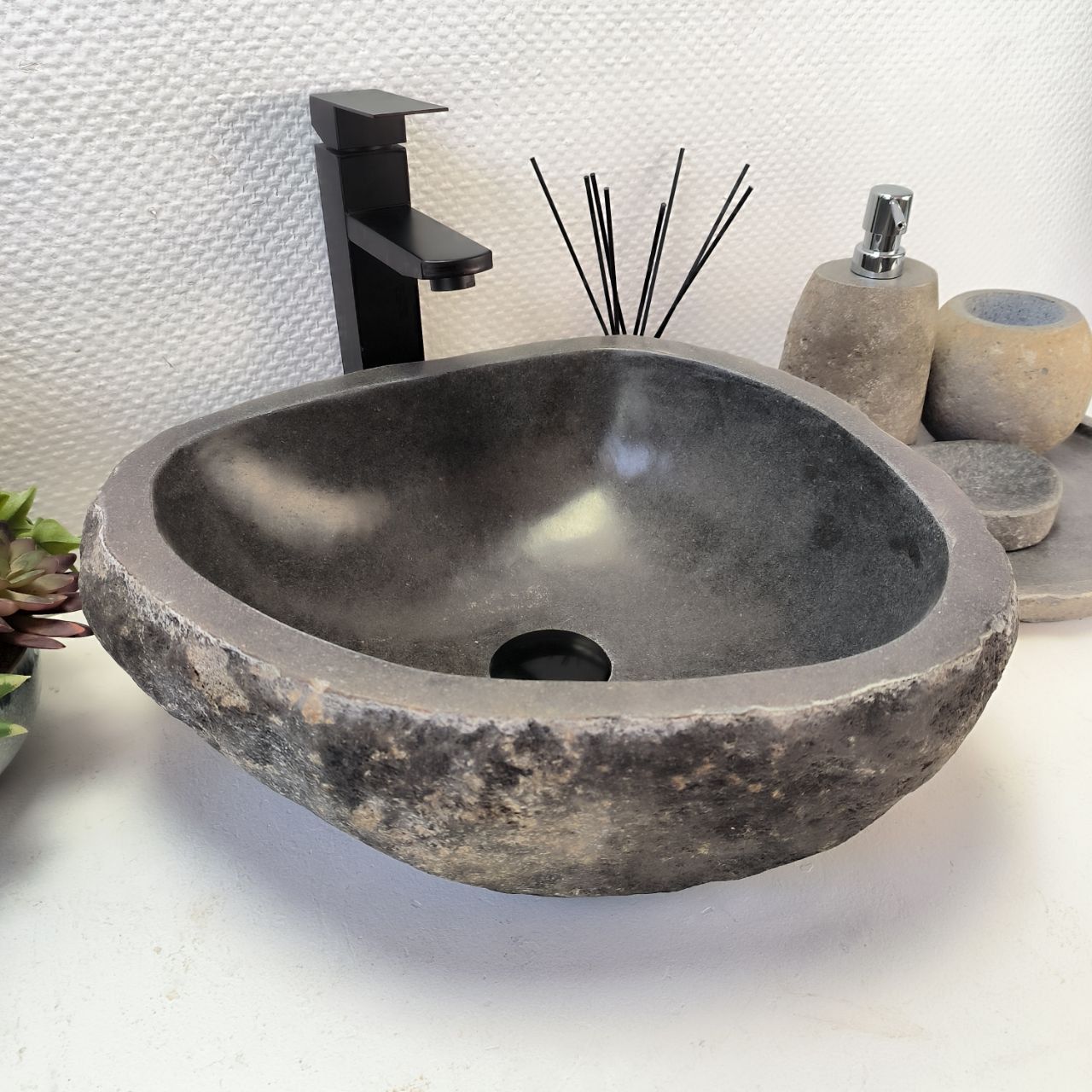 Раковина из речного камня RS-64111 (40*38*15) из натурального камня