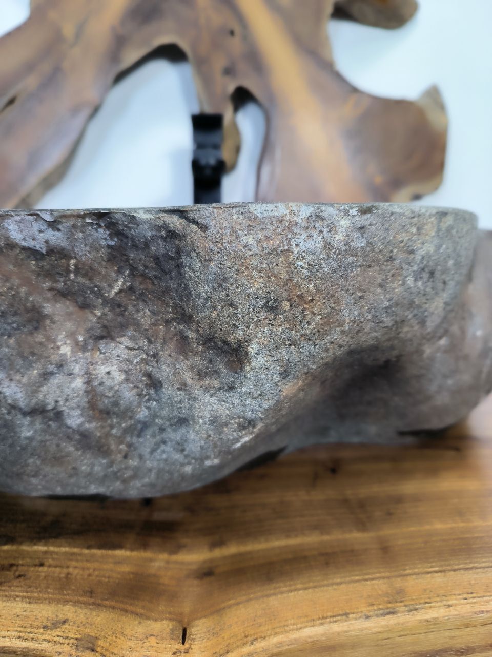Раковина из речного камня RS-66714 56х49х15 из натурального камня