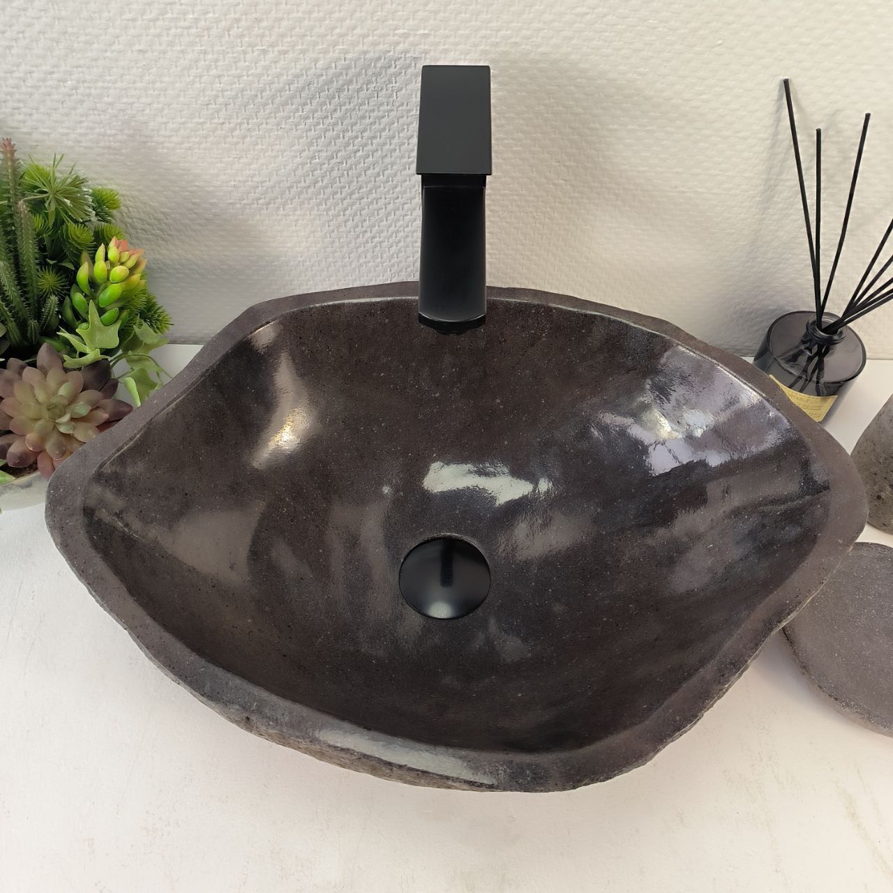Раковина из речного камня RS-65231 50*35*15 из натурального камня