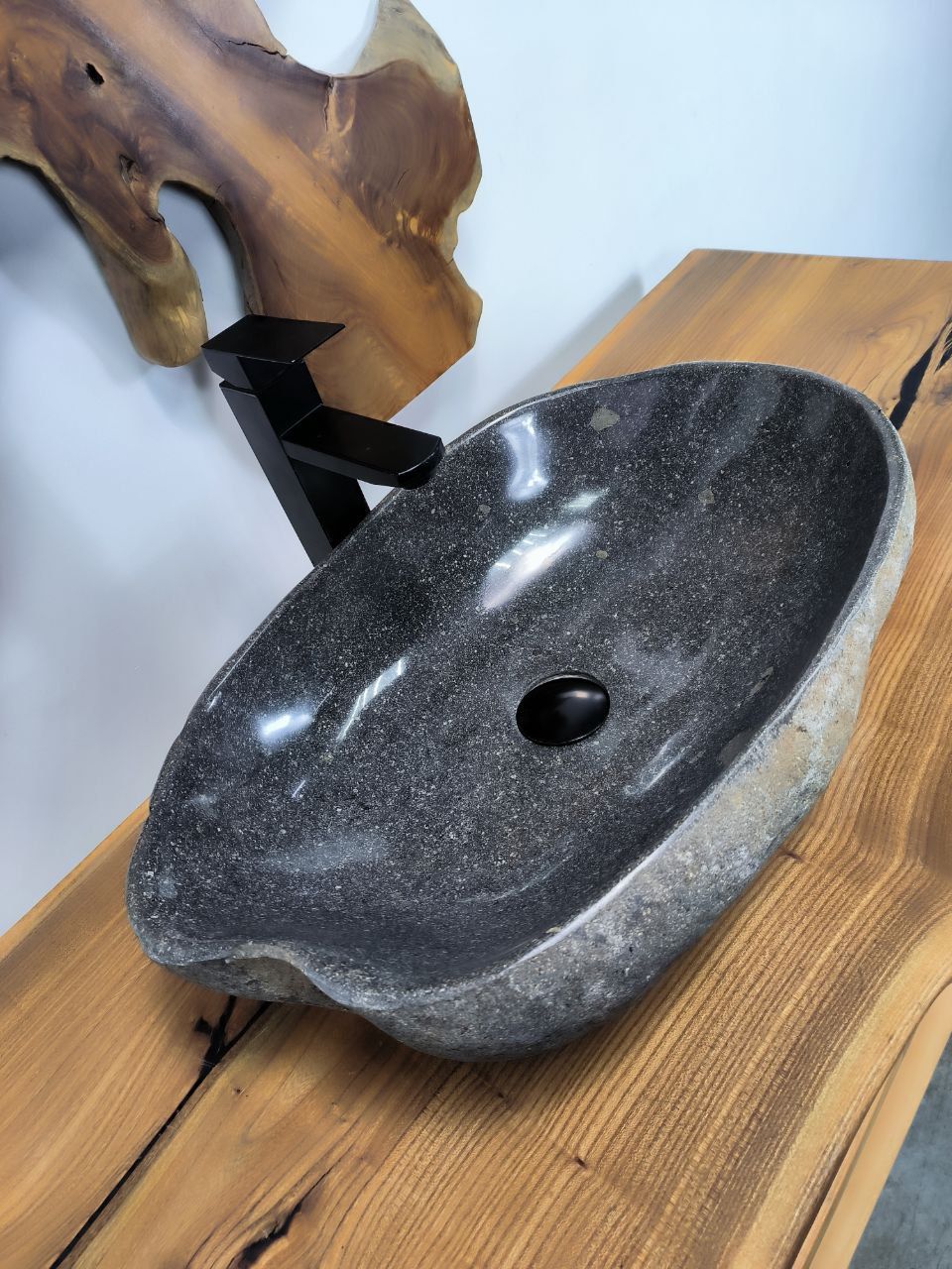 Раковина из речного камня RS-66401 54х35х15 из натурального камня