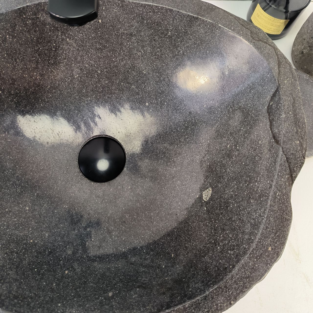 Раковина из речного камня RS-65203 49*39*15 из натурального камня