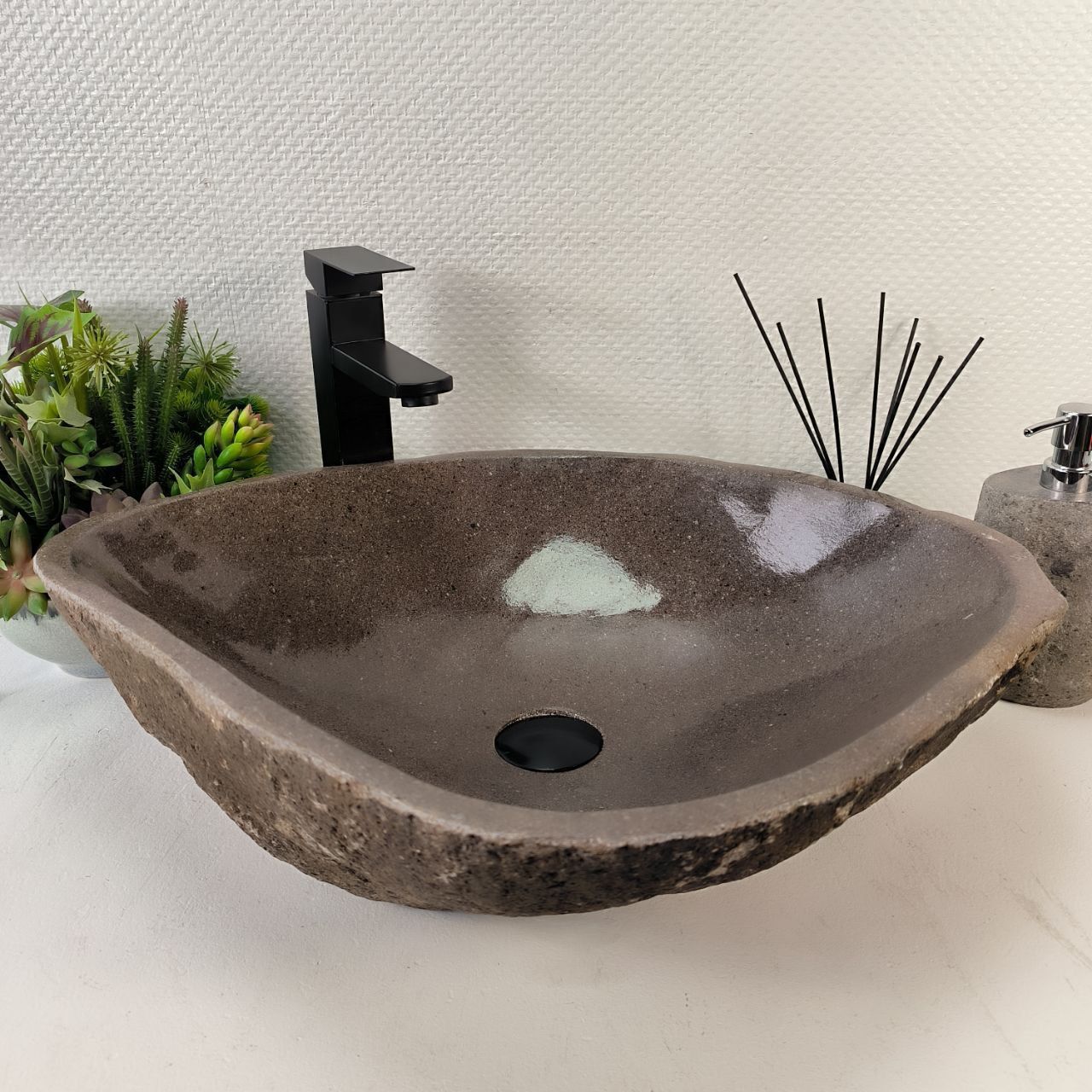 Раковина из речного камня RS-65227 58*47*15 из натурального камня