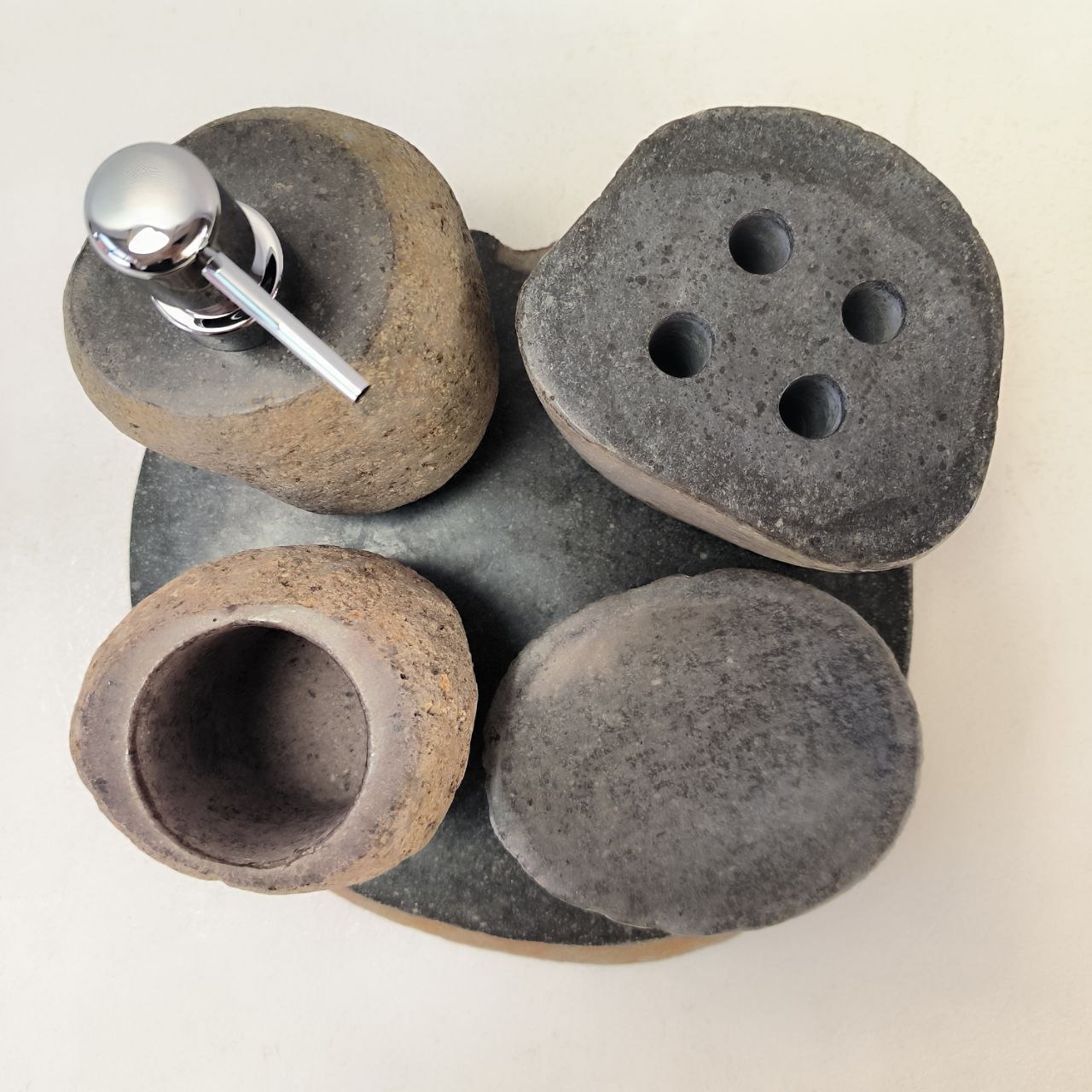 j3giyllz0b69zo5m9mqx4rtqjxha1cn8