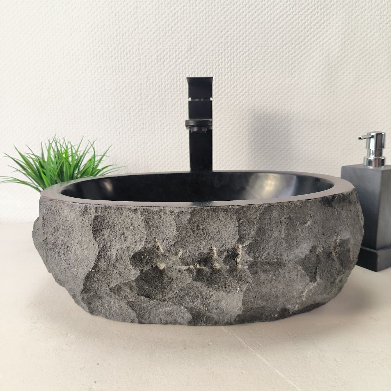 Раковина из андезита Erozy Black EA-66106 42*31*15  из натурального камня