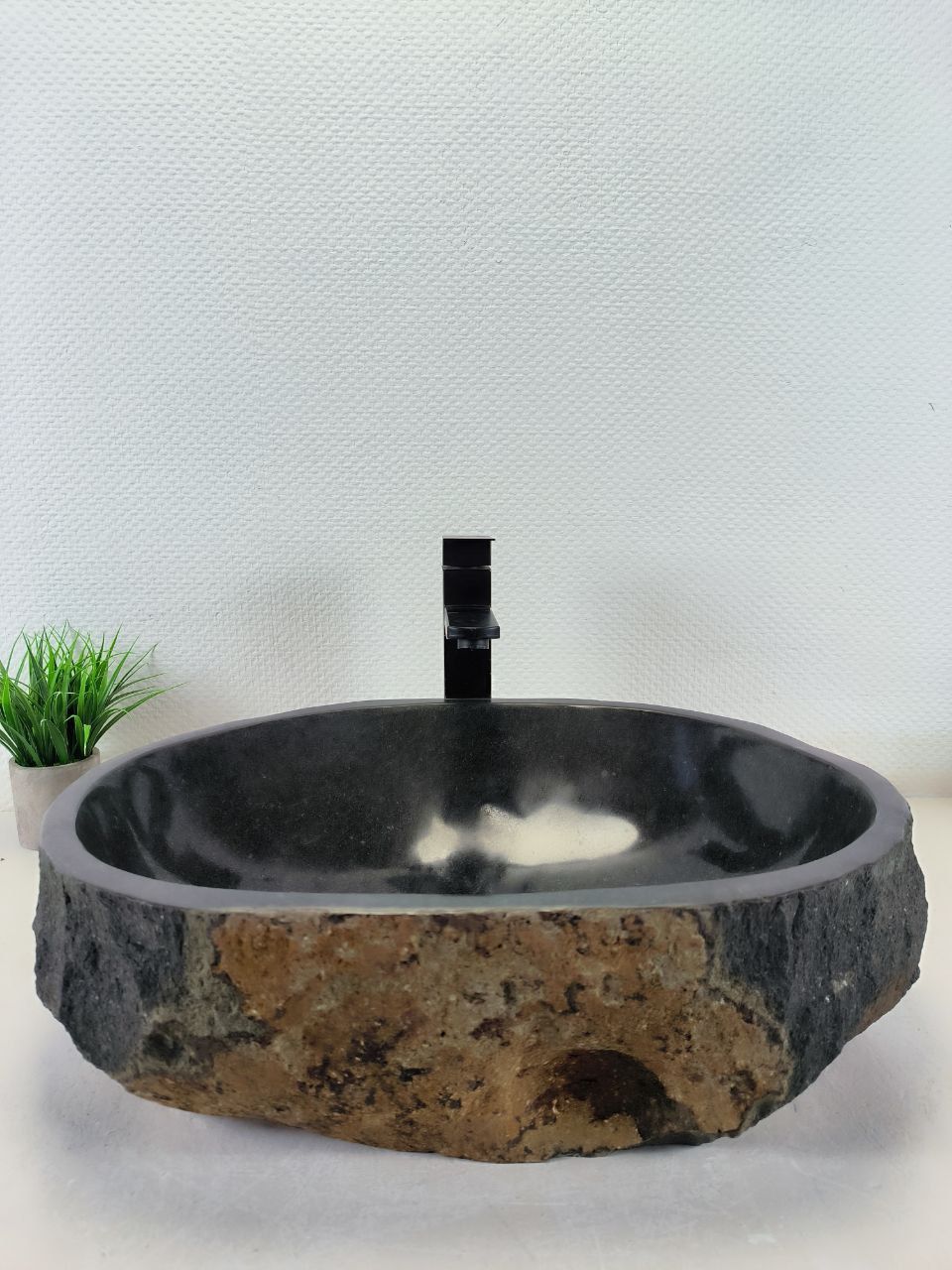Раковина из андезита Erozy Black EA-66238 52х41х15 из натурального камня