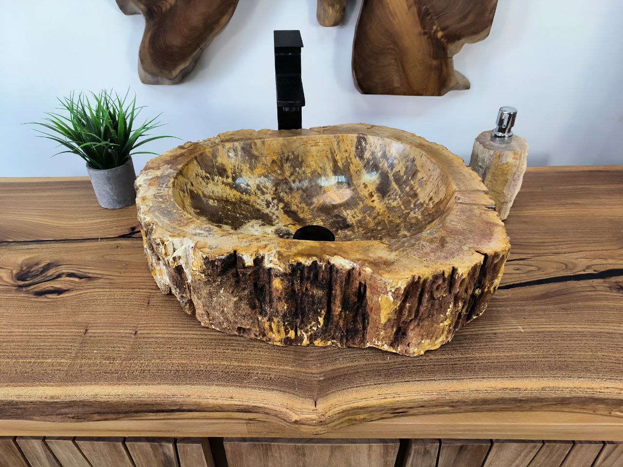 photo_2025-05-15_12-33-58