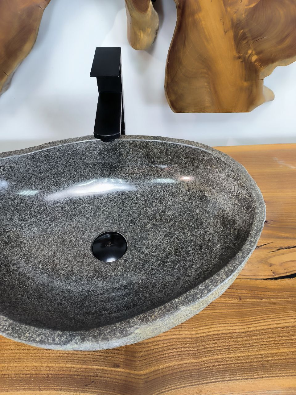 Раковина из речного камня RS-66510 53х37х15 из натурального камня