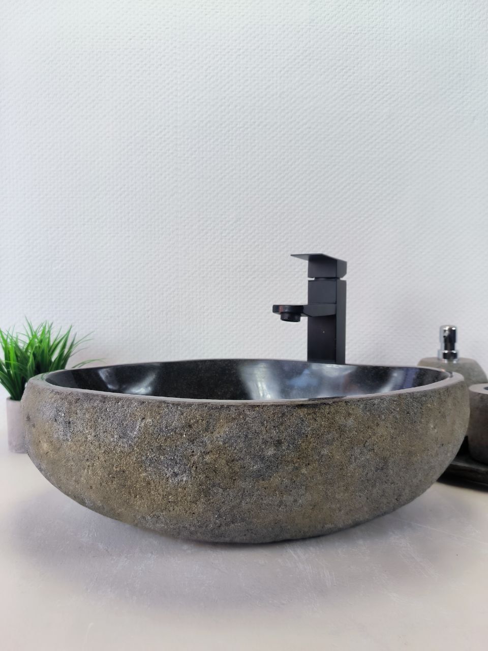 Раковина из речного камня RS-66200 48х35х15 из натурального камня