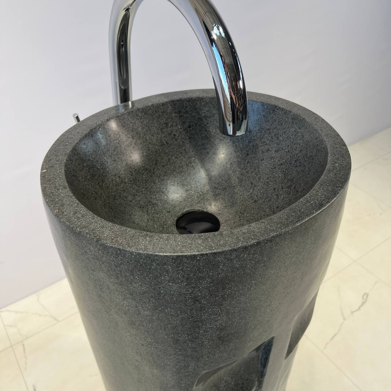 Раковина напольная из речного камня Face RN-67068 40х35х91 из натурального камня