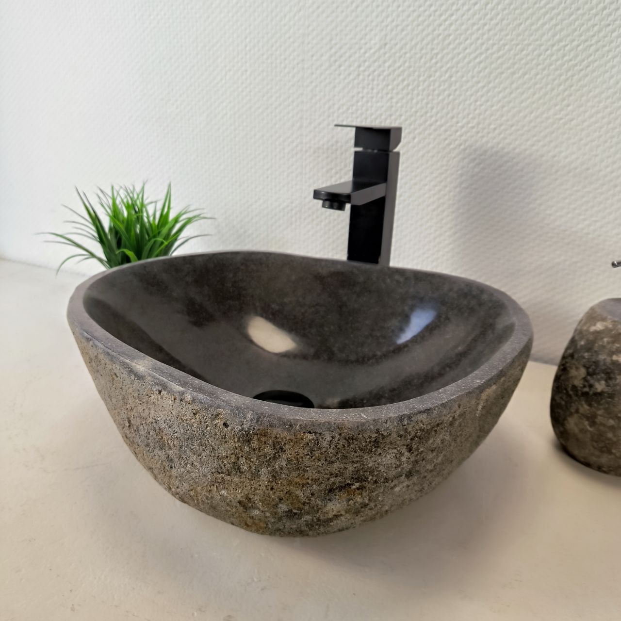 Раковина из речного камня RS-66009 42х37х15 из натурального камня