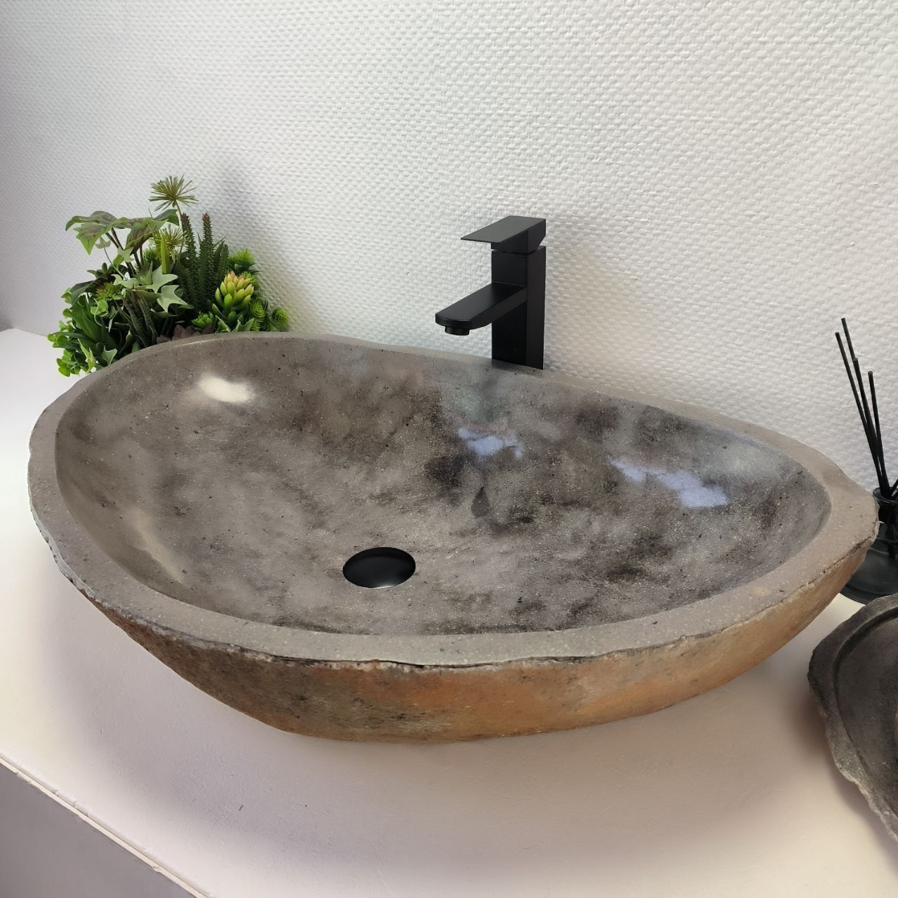 Раковина из речного камня RS-63526 (77*50*15) из натурального камня