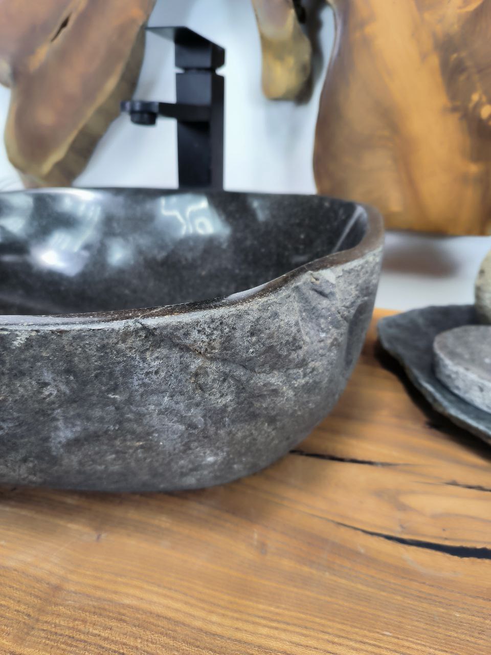 Раковина из речного камня RS-66343 45х39х15 из натурального камня
