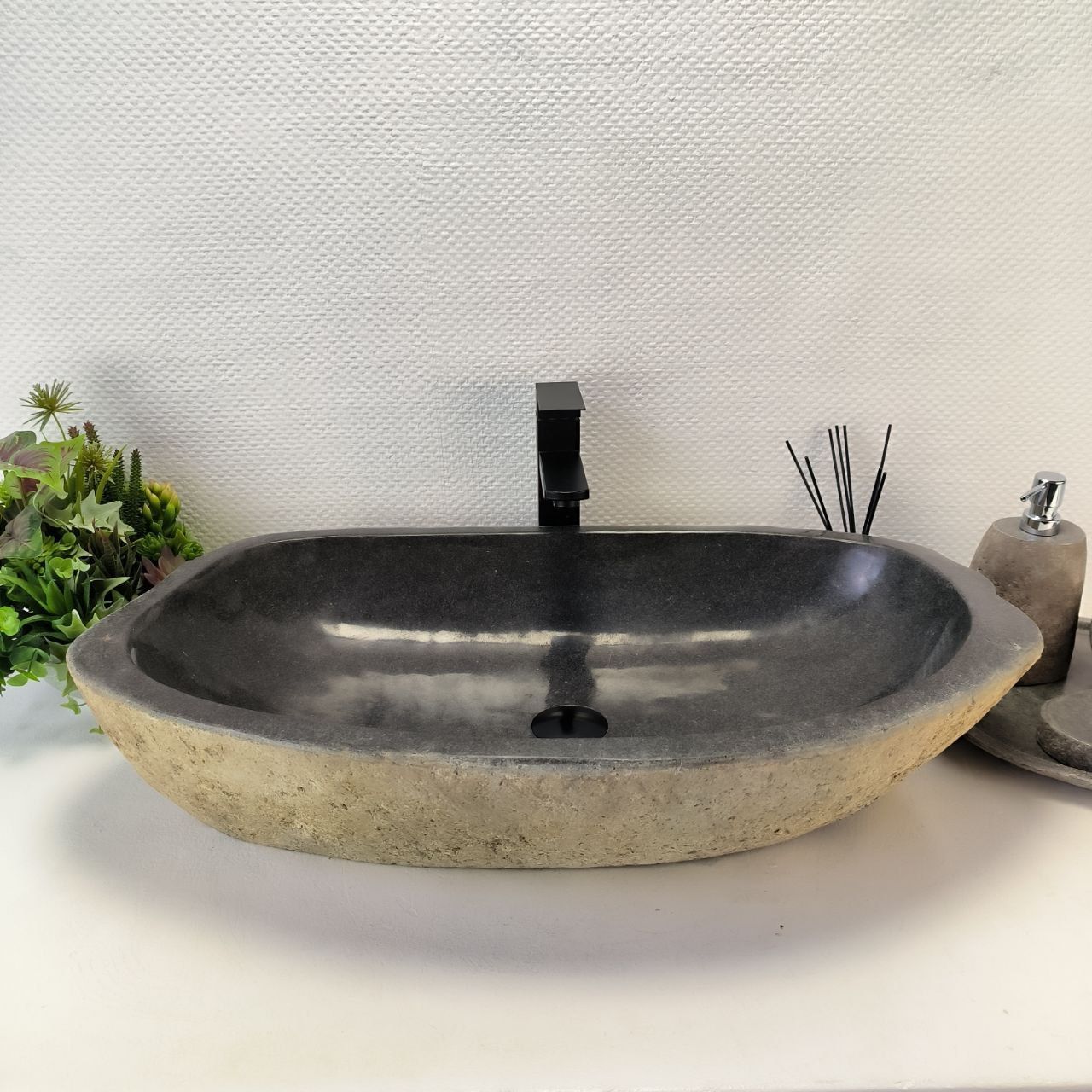 Раковина из речного камня RS-63532 (75*43*17) из натурального камня