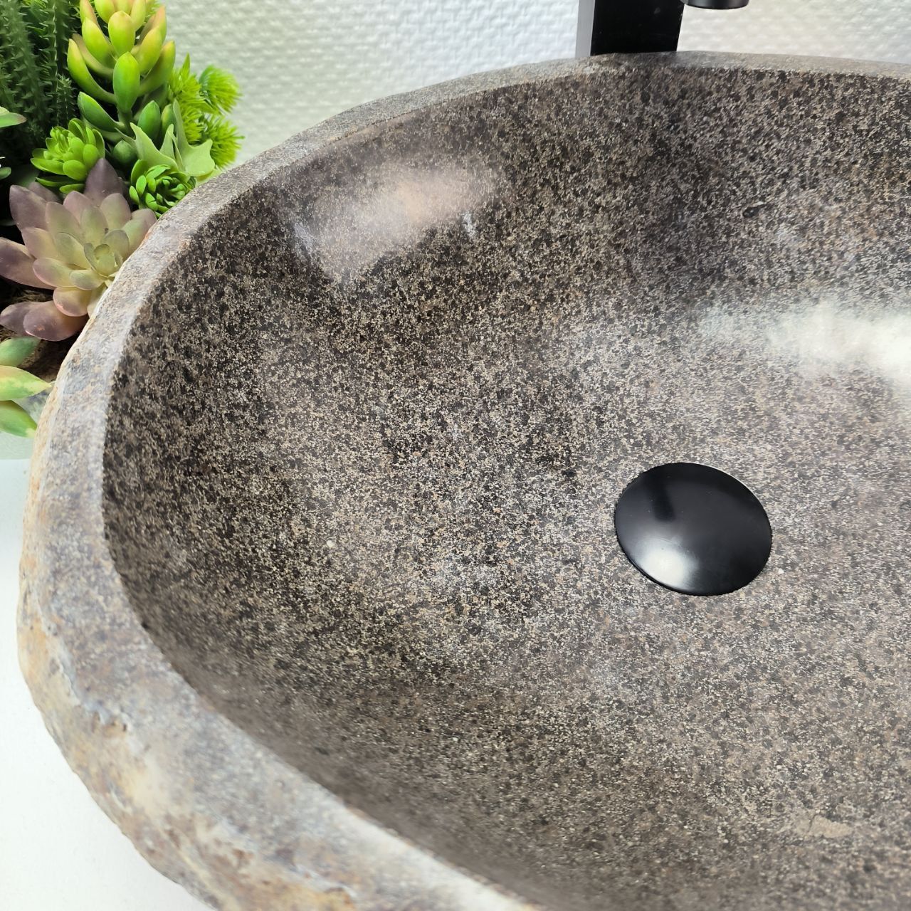Раковина из речного камня RS-63586 (48*41*15) из натурального камня