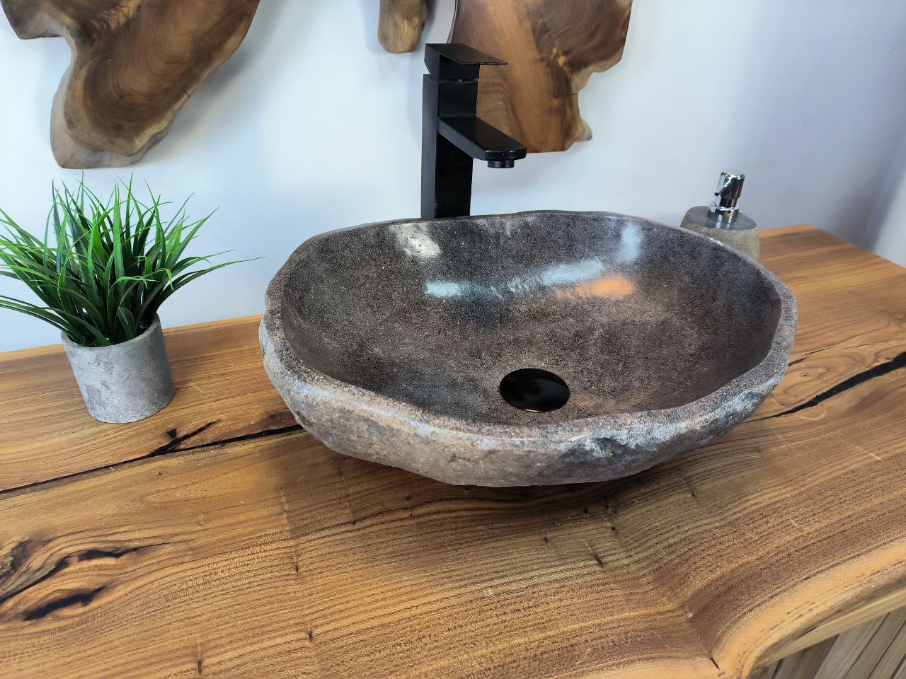 photo_2025-05-16_10-35-27