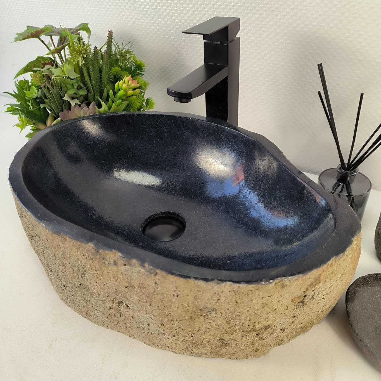 lo84tlc0tv0p6vxmopqbyyrcaembr96r