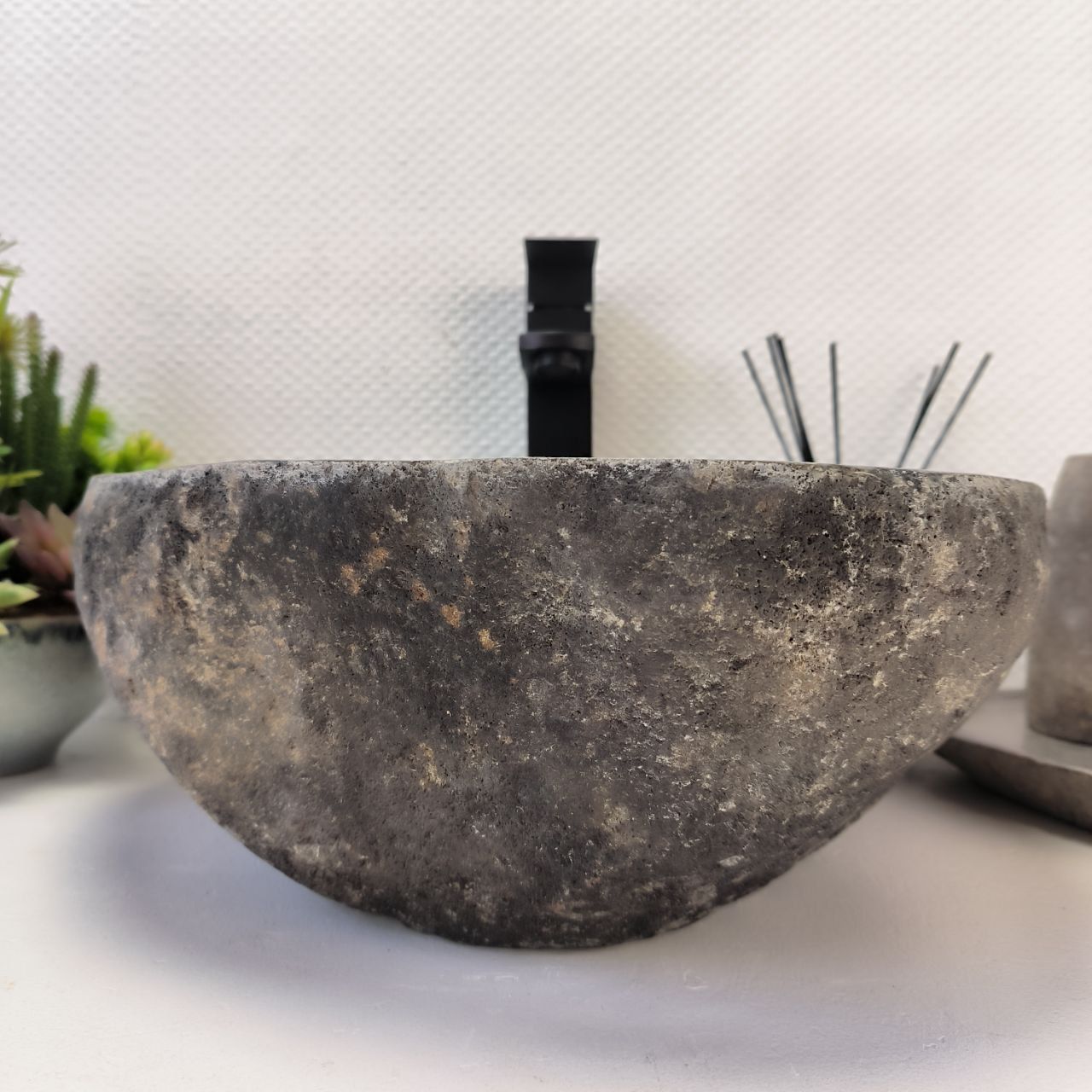 Раковина из речного камня RS-64111 (40*38*15) из натурального камня