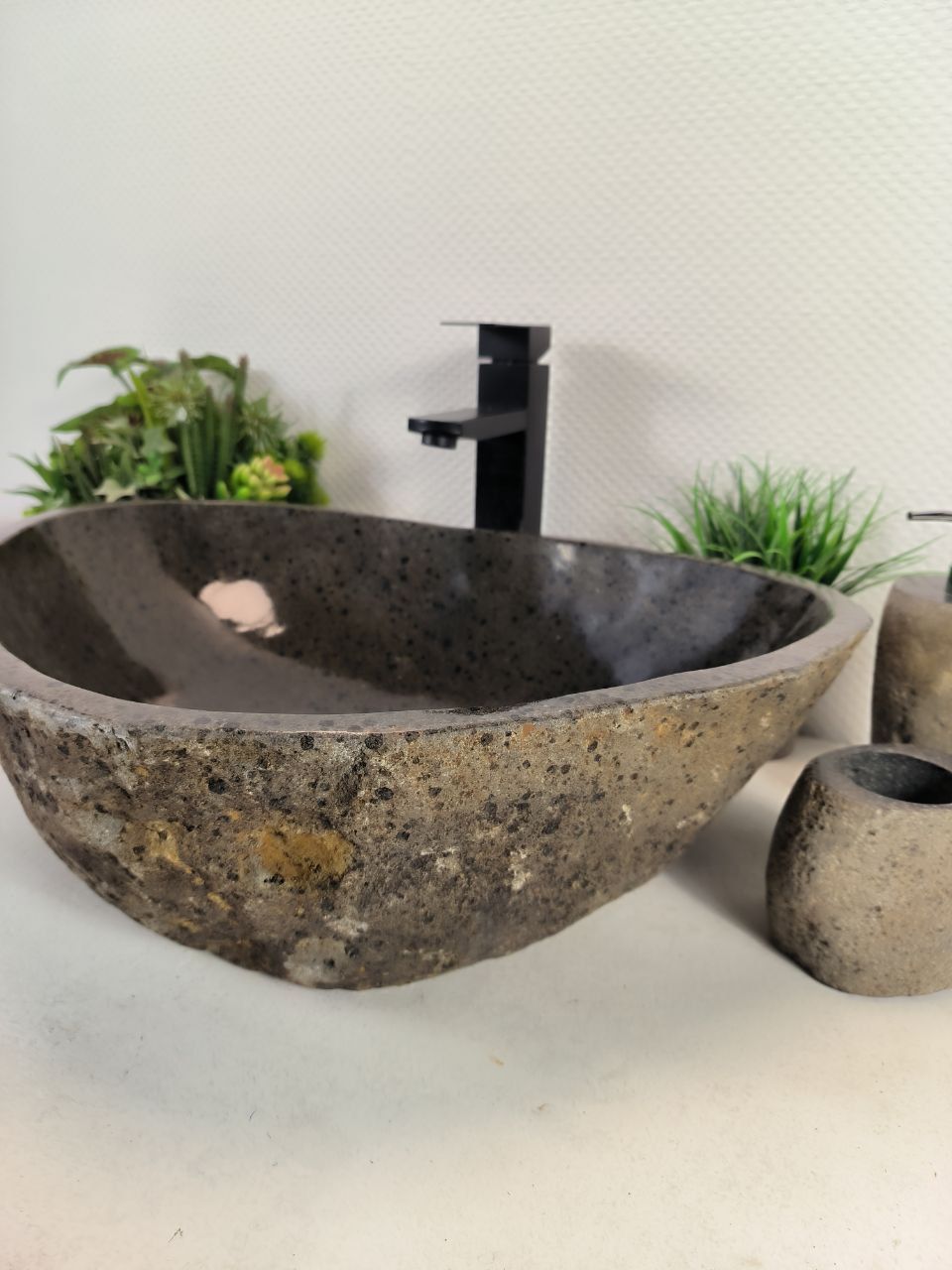 Раковина из речного камня RS-65621 54*42*15 из натурального камня