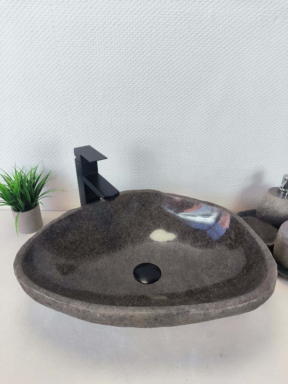 Раковина из речного камня RS-66192 53х40х15 из натурального камня