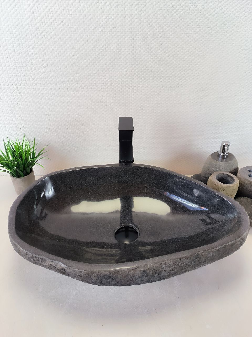Раковина из речного камня RS-66215 60х38х15 из натурального камня