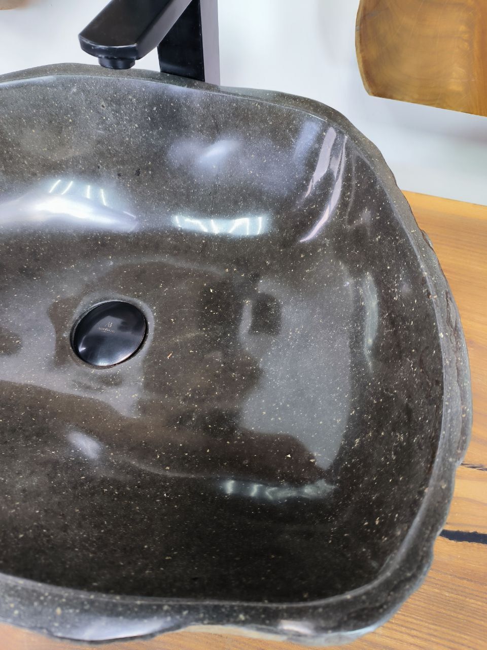 Раковина из речного камня RS-66385 54х41х15 из натурального камня