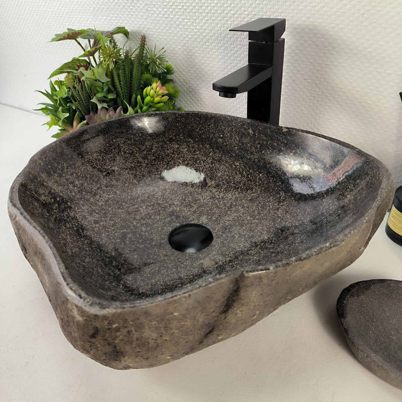 3w7lau0d1lpbtgl7u4qb76lg83vvr6d5