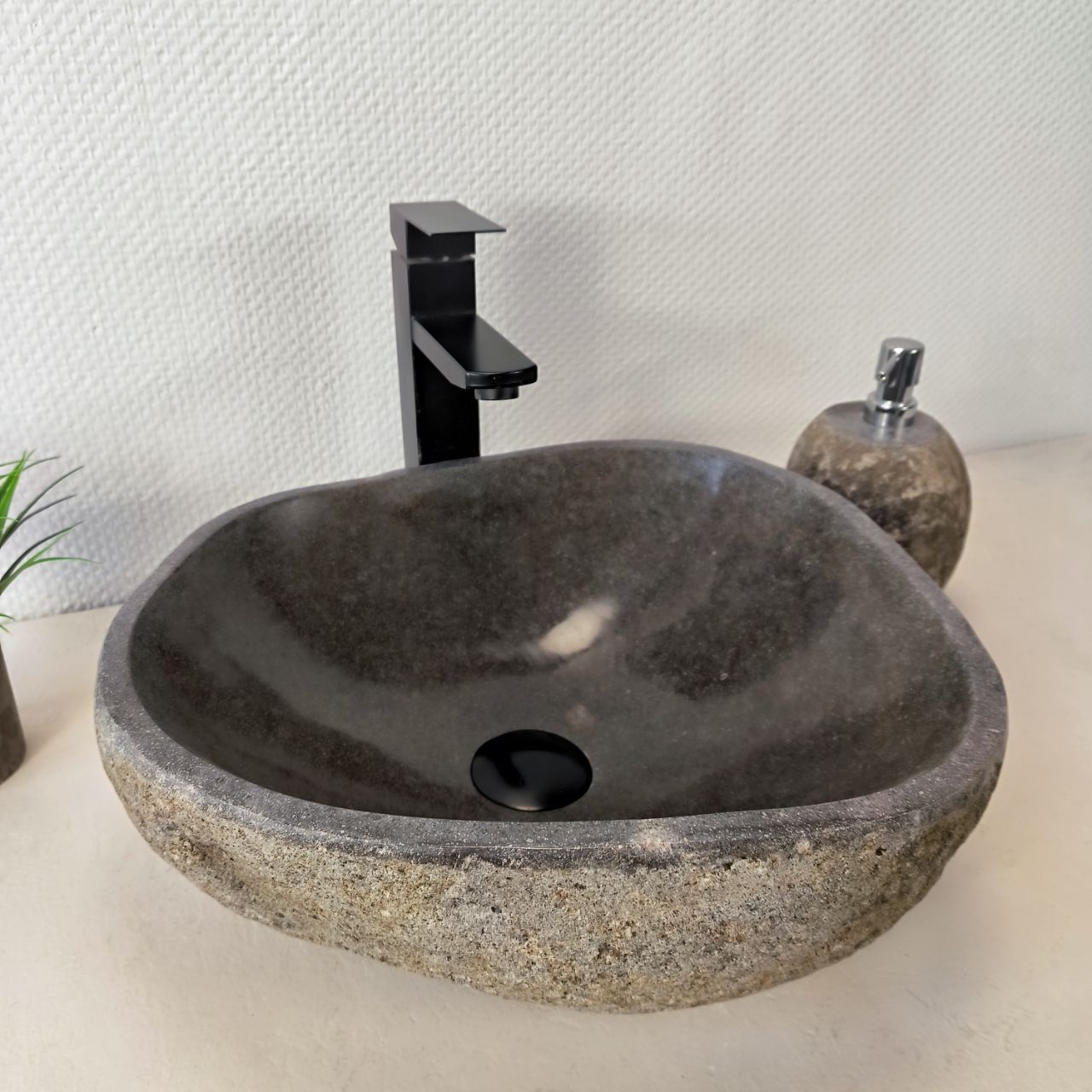 Раковина из речного камня RS-66009 42х37х15 из натурального камня