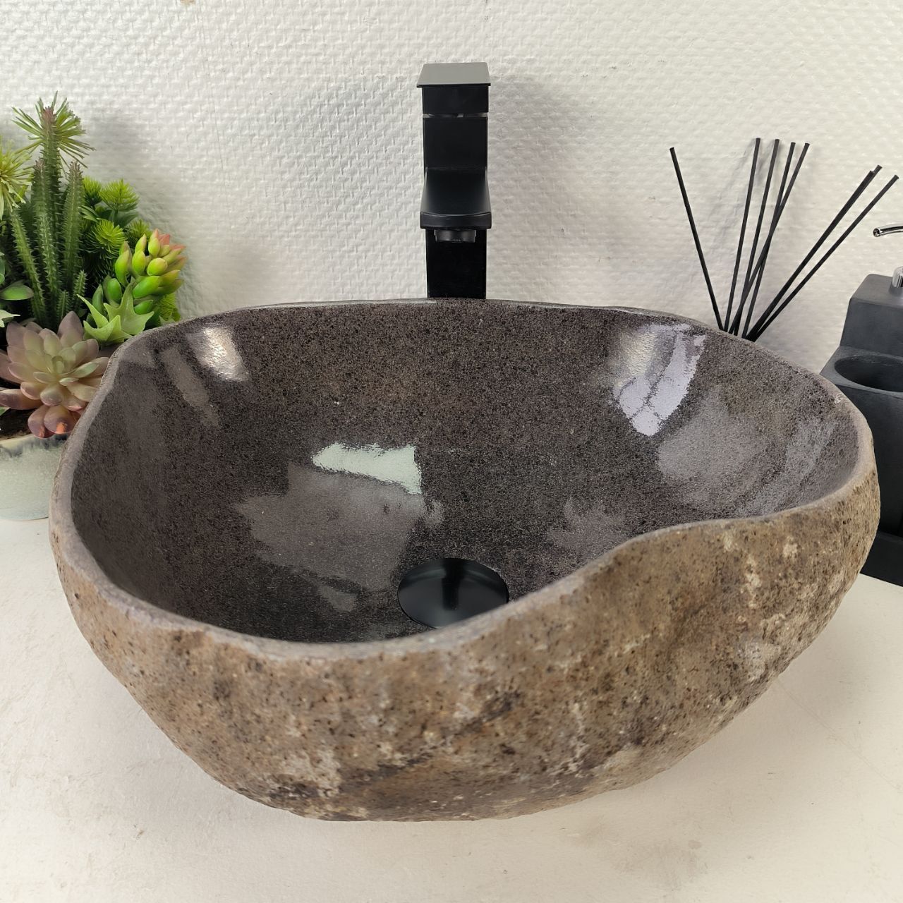 Раковина из речного камня RS-65052 43*38*15 из натурального камня
