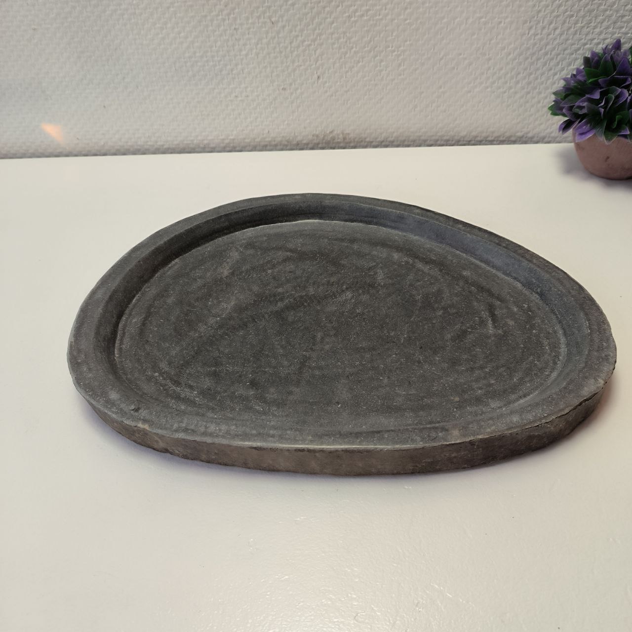 Подносы из речного камня