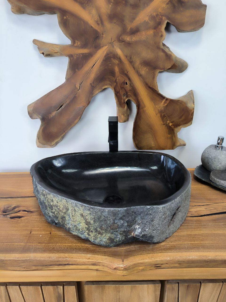 81b0f9a4-a191-4862-8eec-9b74b7593709