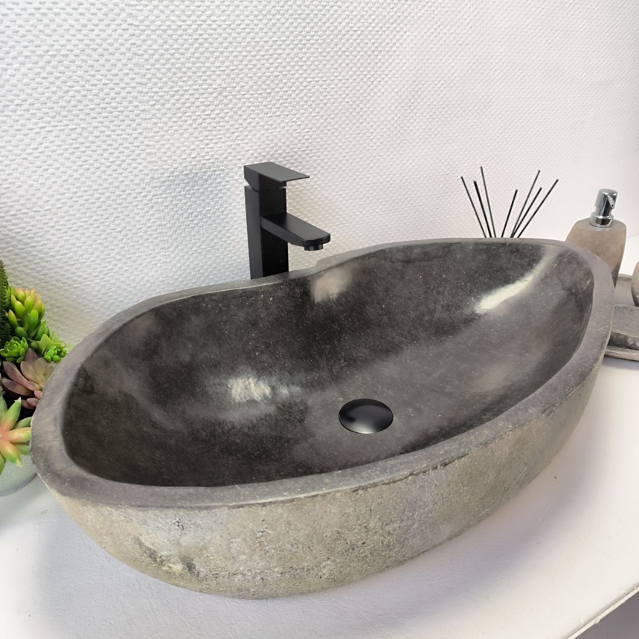 Раковина из речного камня RS-63543 (75*44*16) из натурального камня