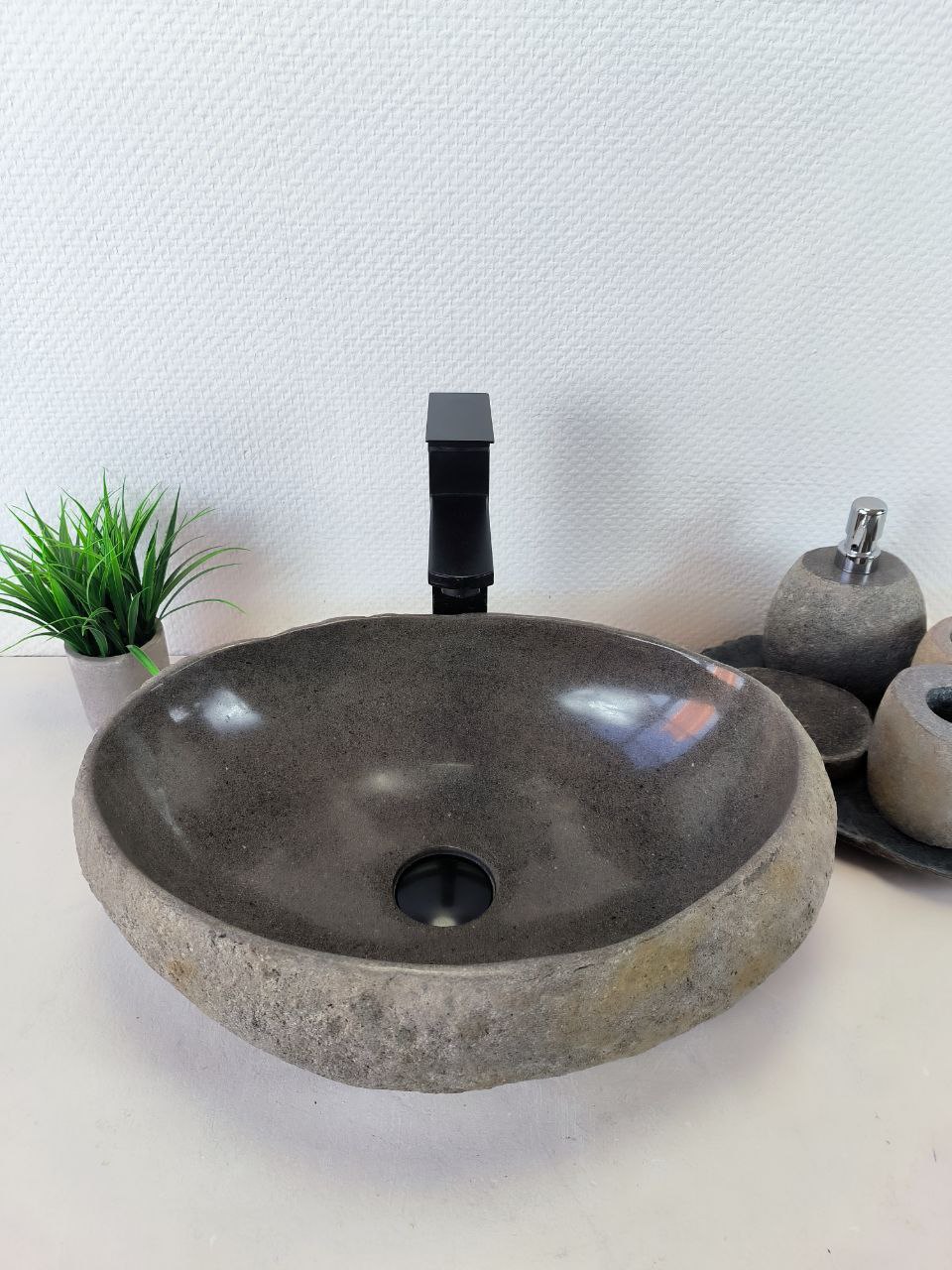 Раковина из речного камня RS-66205 46х33х15 из натурального камня