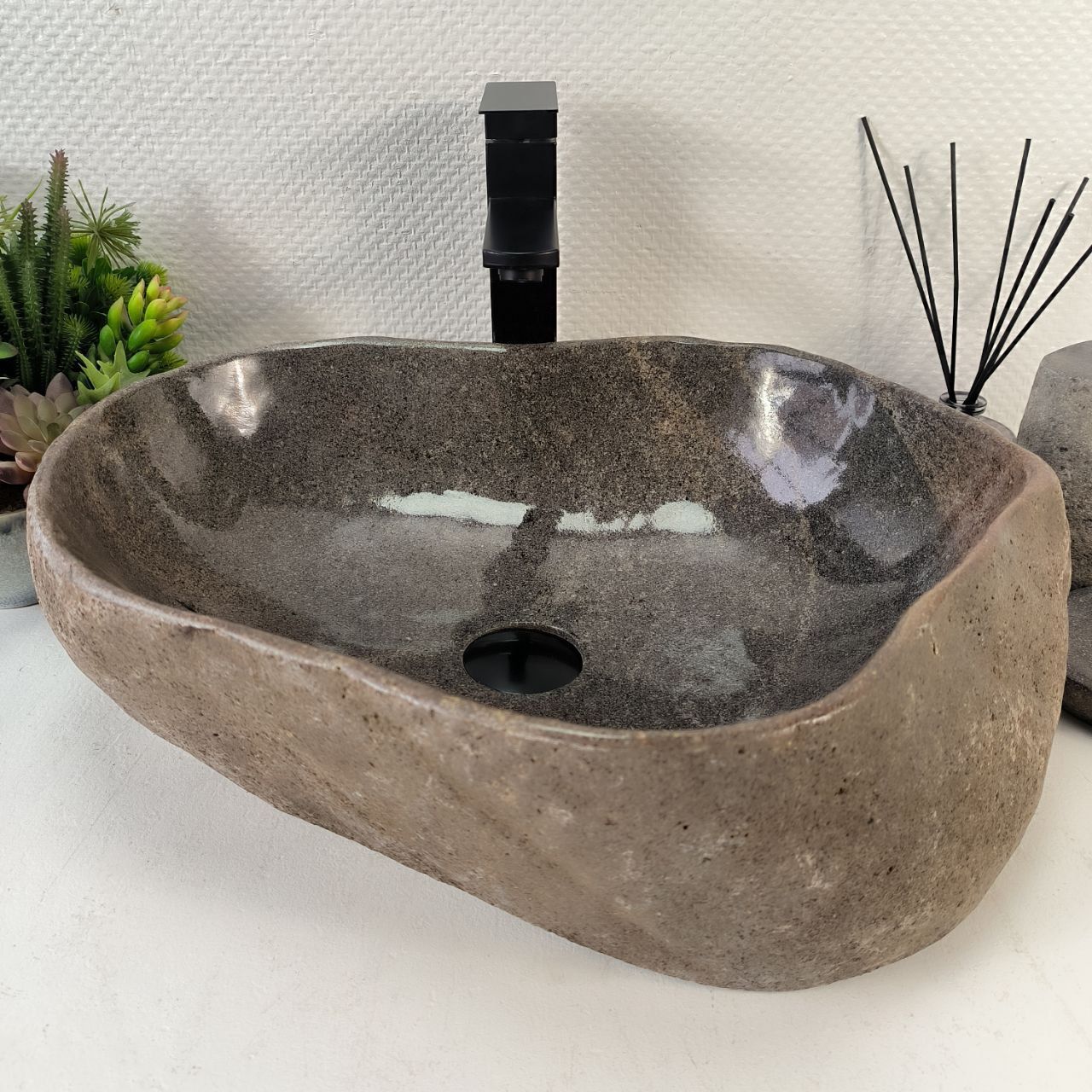 Раковина из речного камня RS-65232 52*40*15 из натурального камня