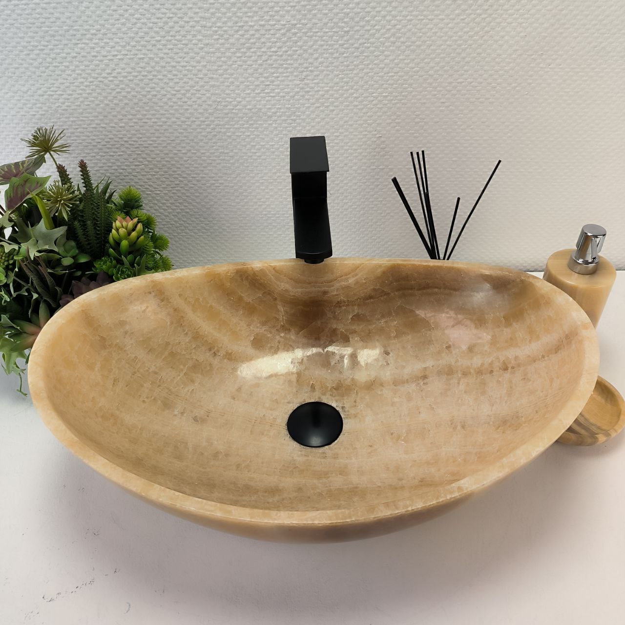 dnycgs6fyzlun1uex2ijgl8rofg7mmox