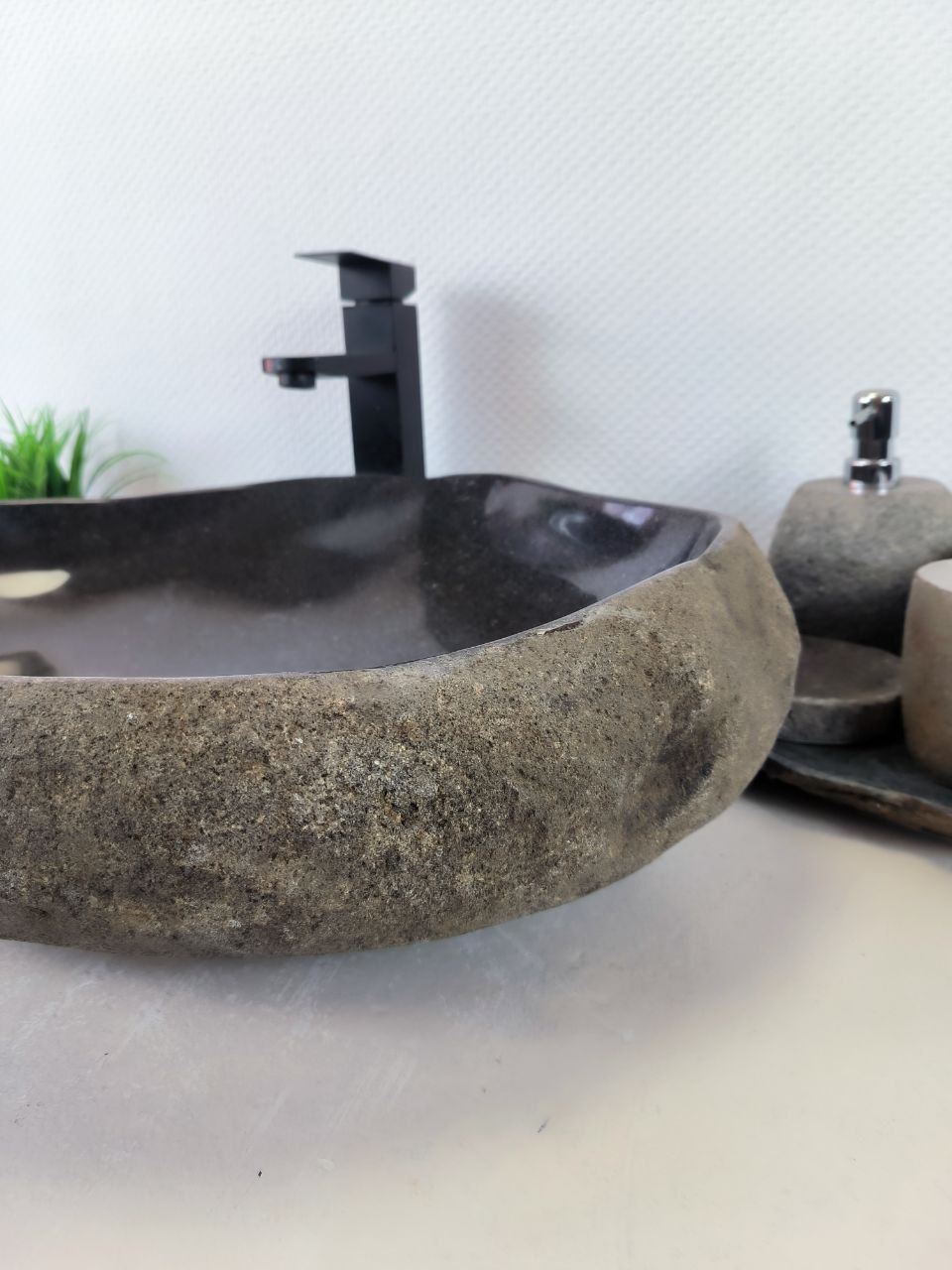 Раковина из речного камня RS-66209 63х47х15 из натурального камня